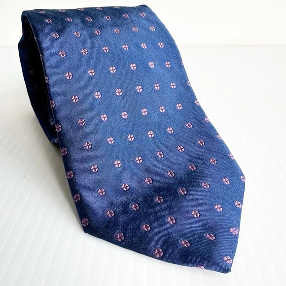 Brooks Brothers 346 Pure Silk Tie Blue with Small Purple Flowers Made In USA - Picture 2 of 7